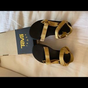 TEVA platform sandals!